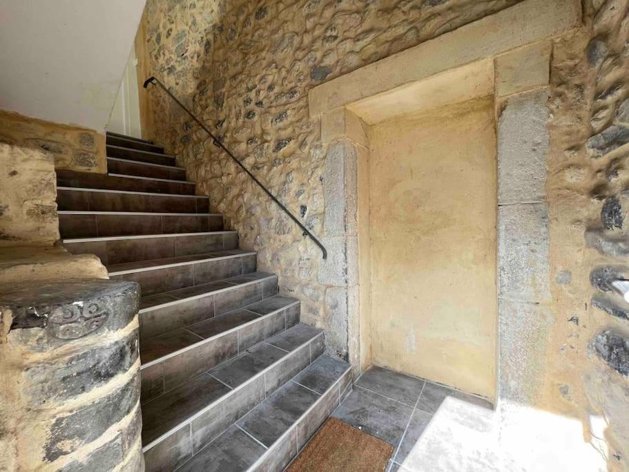 Appartement Avec Terrasse, Climatisation Et Parking Prive ! Le Teil Exterior photo